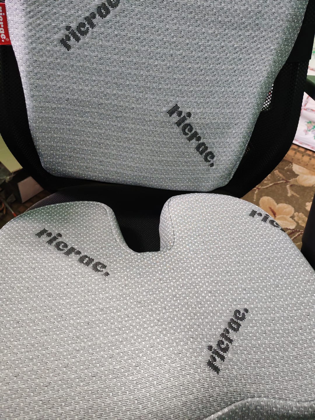 Customer photo review of Rall- Portable Tailbone Cushion