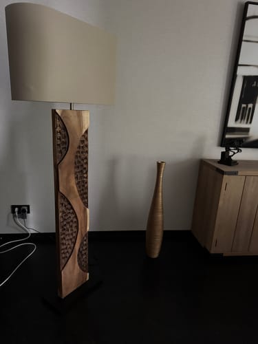 Customer photo review of Holz Stehlampe AMAZONIA 170cm Leinenschirm Handarbeit