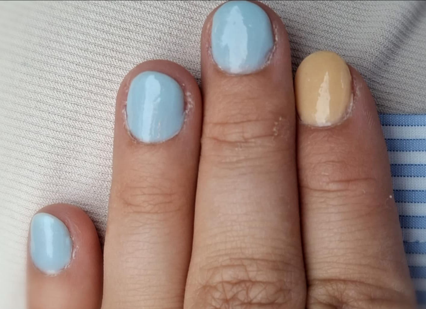 Customer photo review of Mint Mist Dipping Powder