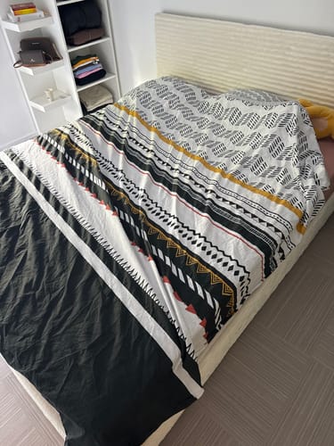 Customer photo review of Lit coffre avec tissu tendance RUBIS