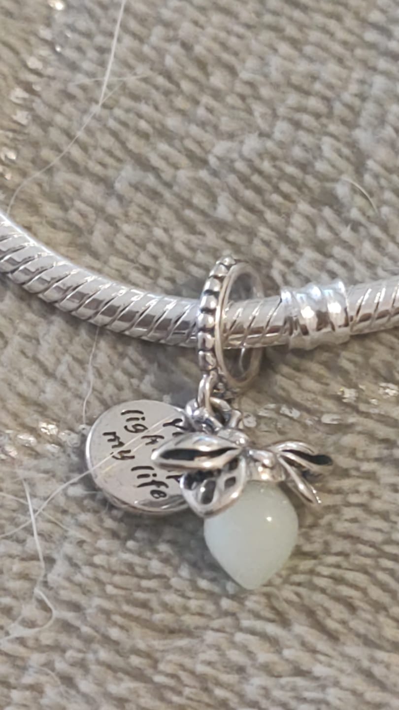 Customer photo review of PULSERA PANDORA CORAZON CENTELLEANTE + CHARM EVANGELINE LUCIERNAGA + KIT