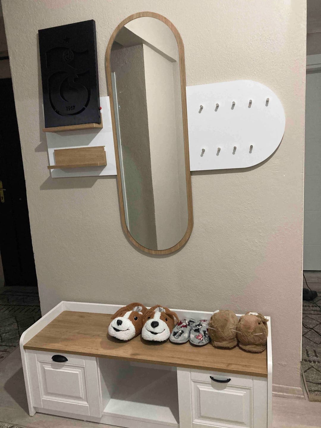 Customer photo review of Rani EE101 Aynalı Vestiyer Modern Portmanto Duvar Askısı Ayakkabılık Renk: Beyaz - S. Ceviz