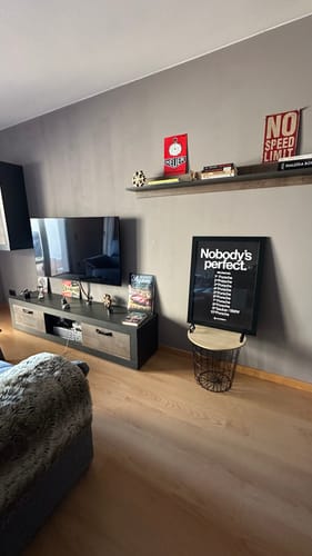Customer photo review of Nobody White
