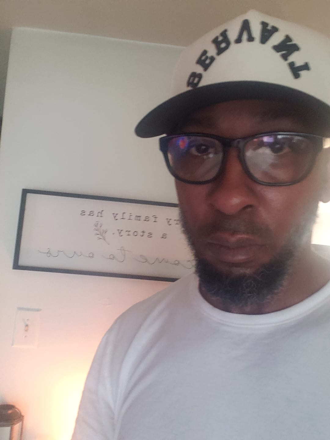 Customer photo review of ‘SERVANT’ Premium SnapBack - Cream/Black