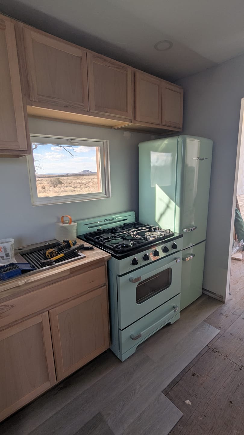 Customer photo review of Unique Classic Retro UGP-30CR OF2 LG | 30" Off Grid Propane Range in Light Green