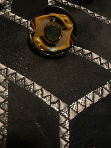 Customer photo review of Takara Tomy Vulcan Horuseus Beyblade 145D BB-P01