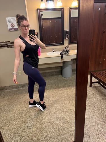Customer photo review of Euphoric V Leggings