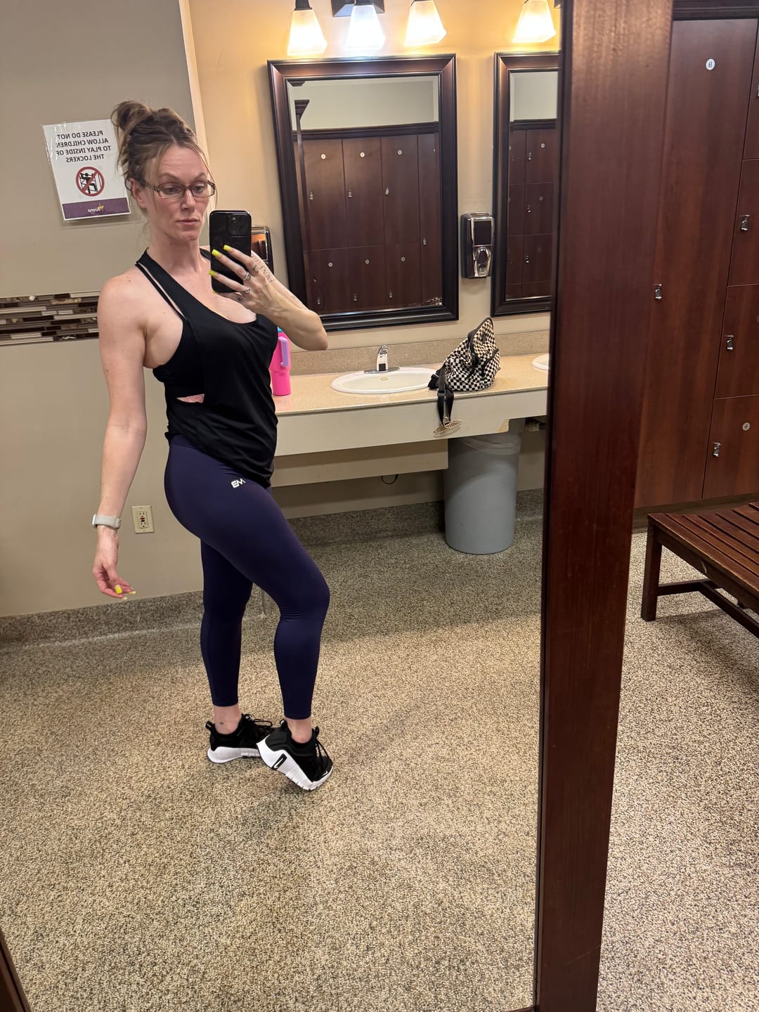 Customer photo review of Euphoric V Leggings