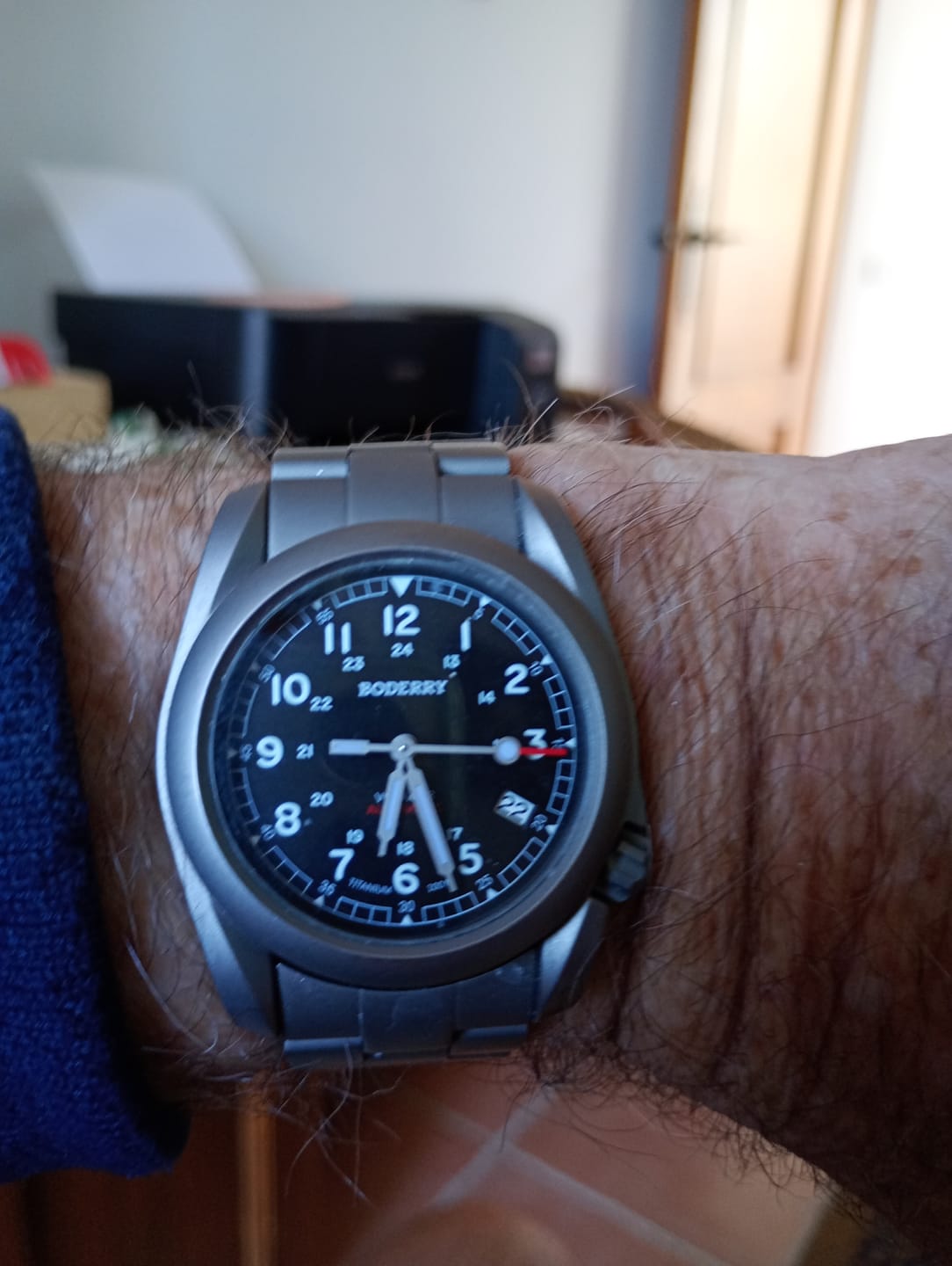 Customer photo review of VOYAGER - 100M Waterproof Titanium Automatic Field Watch | Black-bracelet