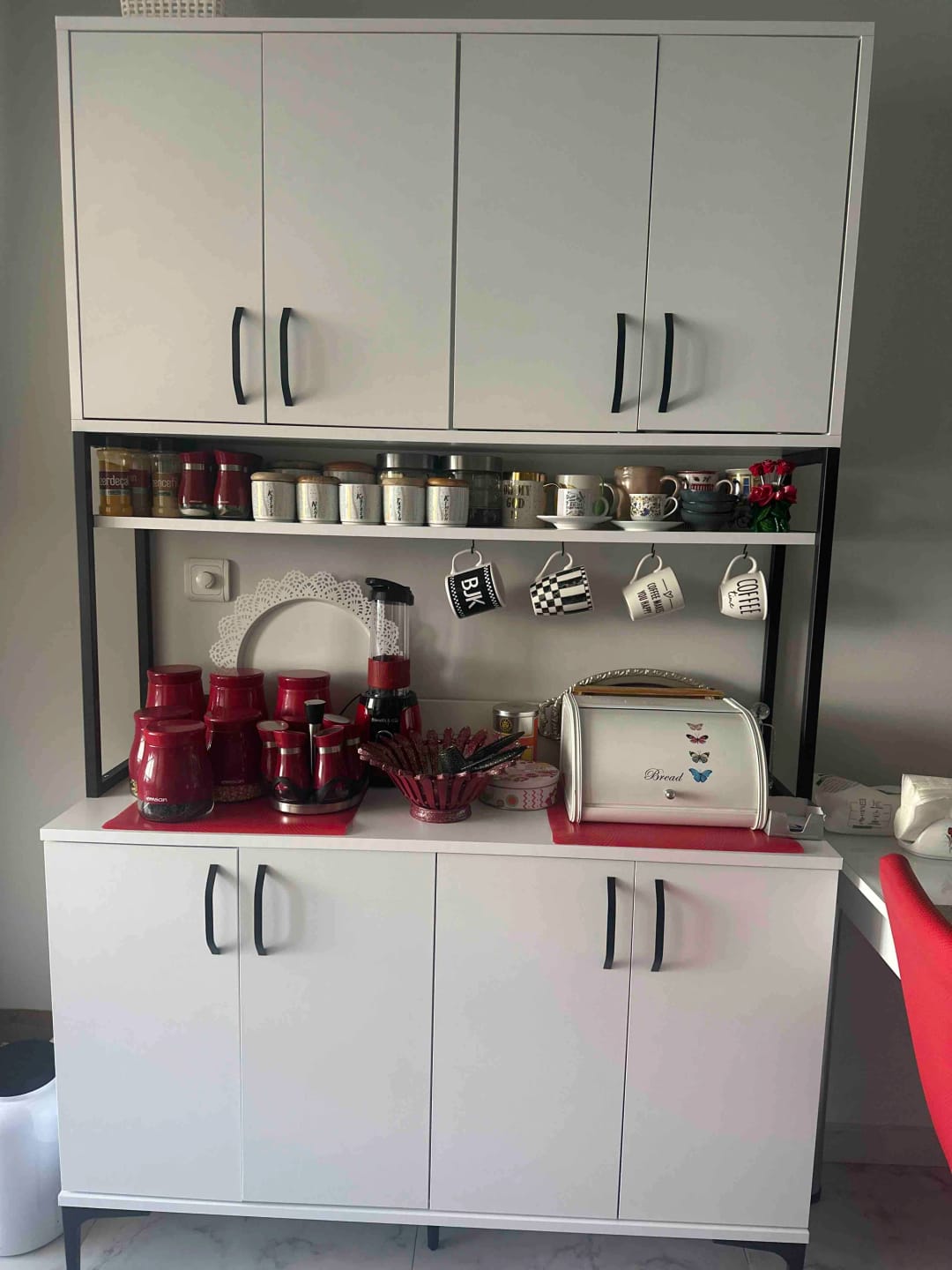 Customer photo review of Rani JE173 Çok Amaçlı Dolap 8 Kapaklı Raflı Kiler Mutfak Dolabı Beyaz