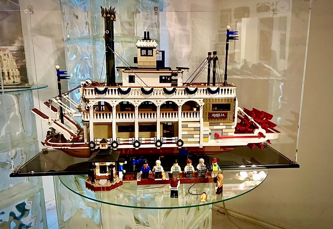 Customer photo review of Display Case for LEGO® 21356 Ideas River Steamboat