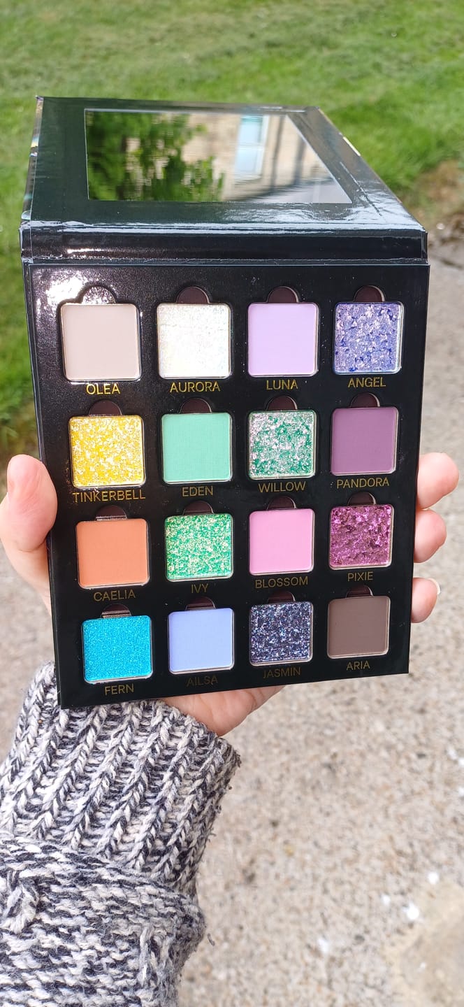 Customer photo review of Frosted Fairy Prismatic Pastels Multichrome Magetic Eyeshadow Palette