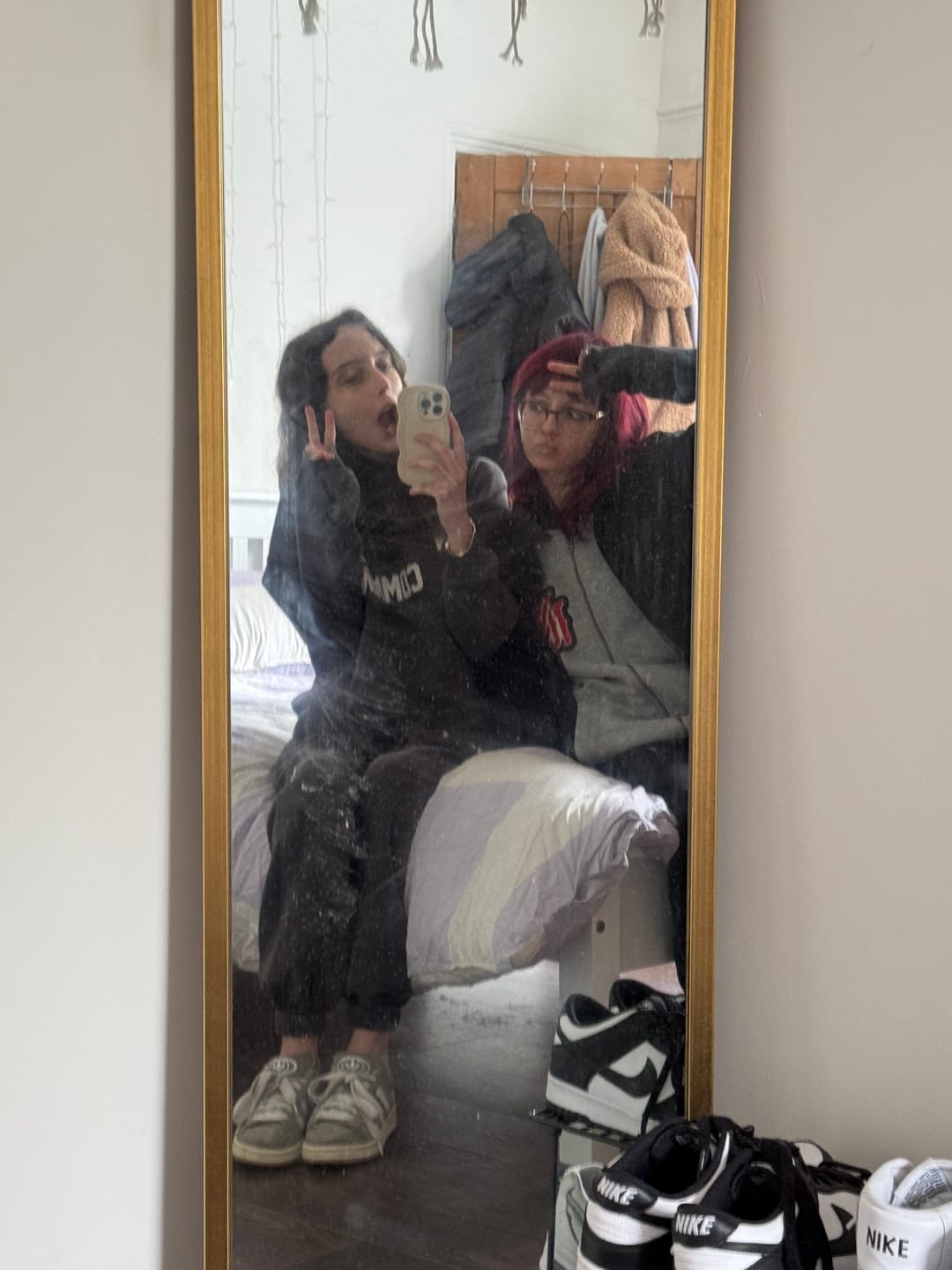 Customer photo review of GATED COMMUNITY HOODIE DARK GREY
