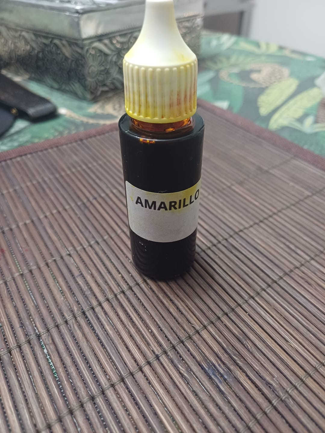 Customer photo review of Colorante líquido para velas AMARILLO