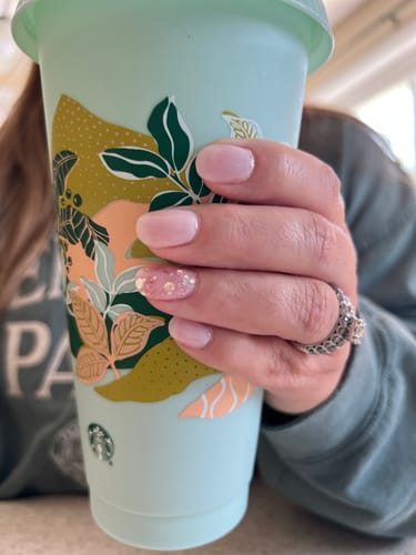 Customer photo review of D20 Erica Pink Sheer Dip Powder