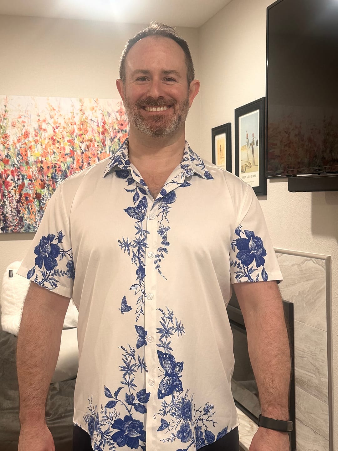 Customer photo review of Men's Blue Floral Print Hawaiian Button Up Summer Beach Casual Collar Short Sleeve Shirt