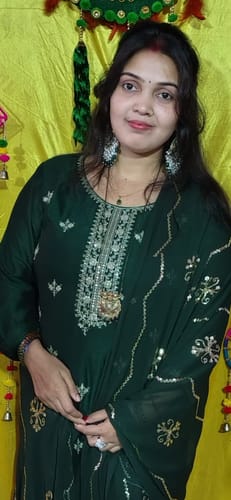 Customer photo review of Classic Emerald Necklace