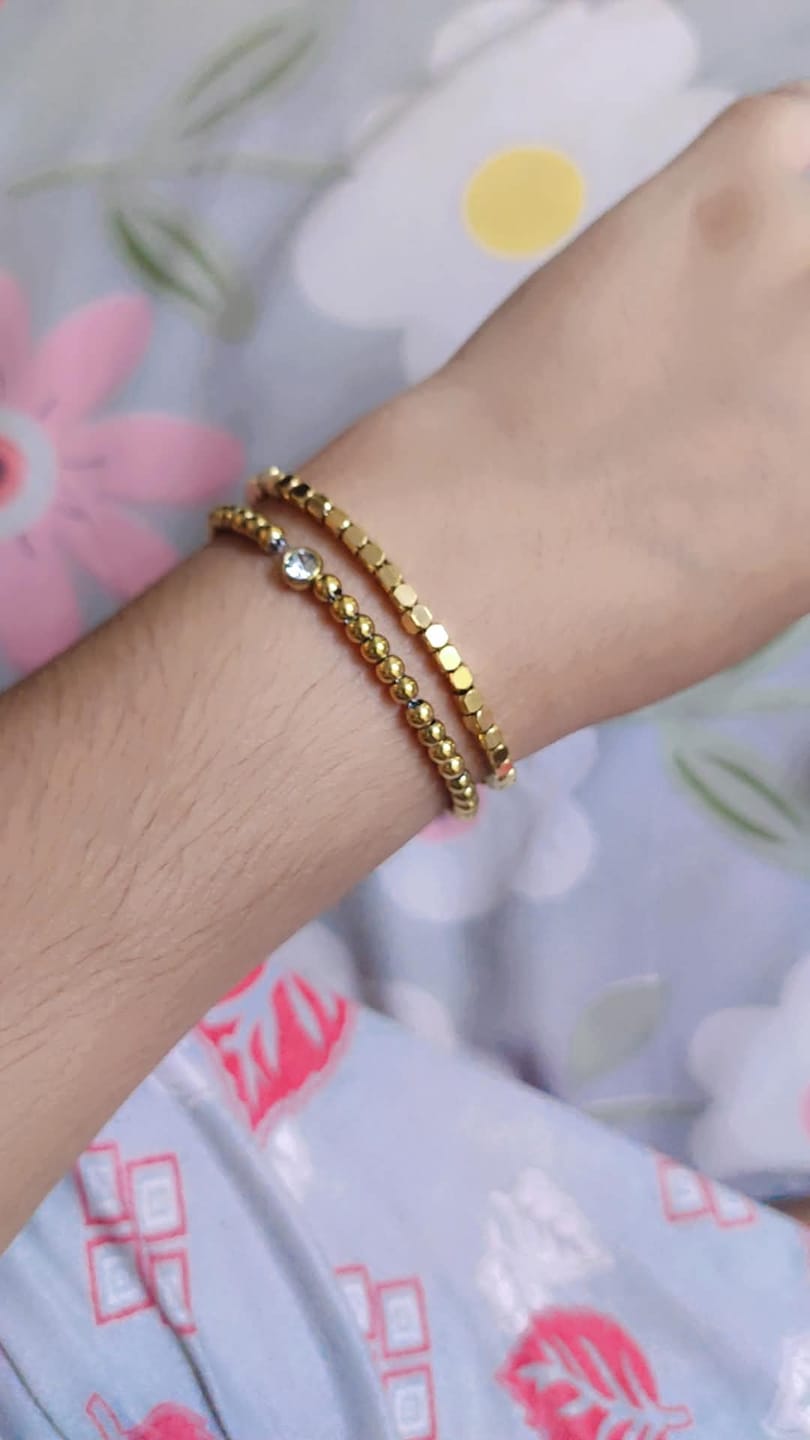 Customer photo review of Gold Cube Chain Bracelet