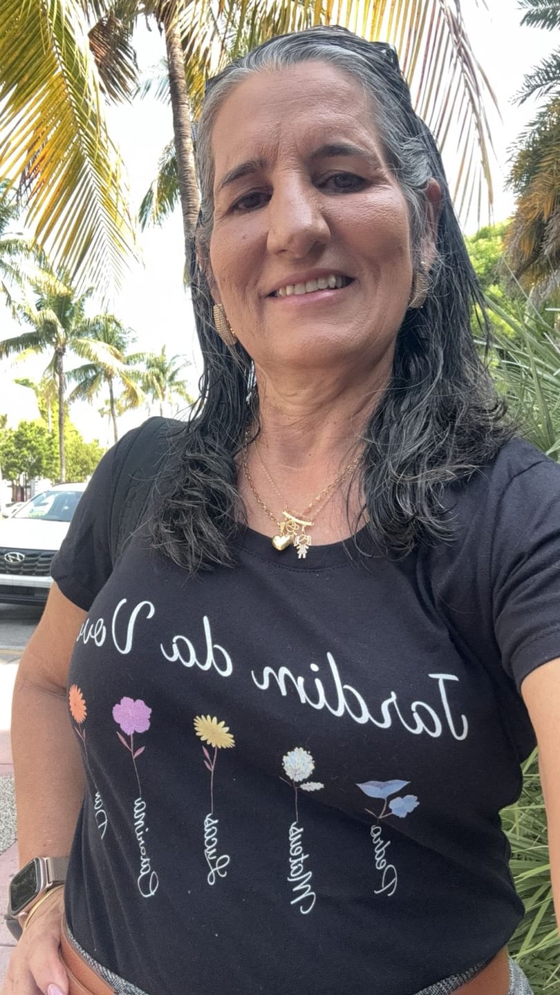 Customer photo review of Camiseta Personalizada Jardim da Vovó - PRETA - Algodão 100%