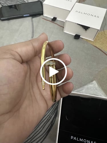 Customer video review of Ridge Heart T-Bar Necklace