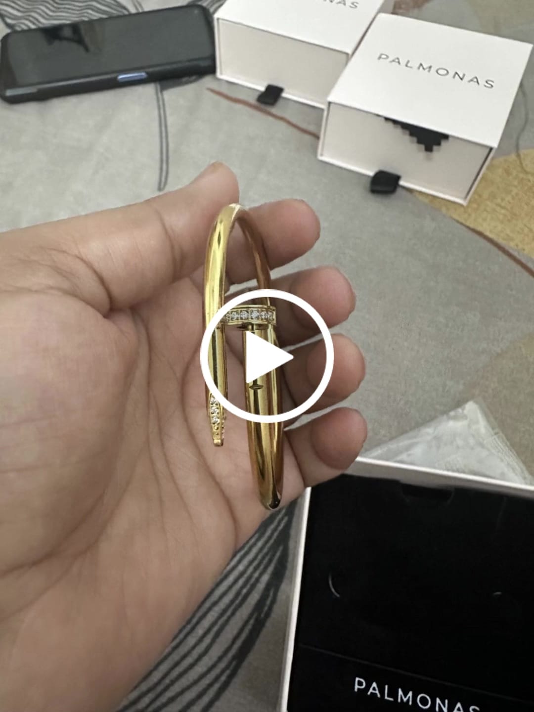 Customer video review of Ridge Heart T-Bar Necklace