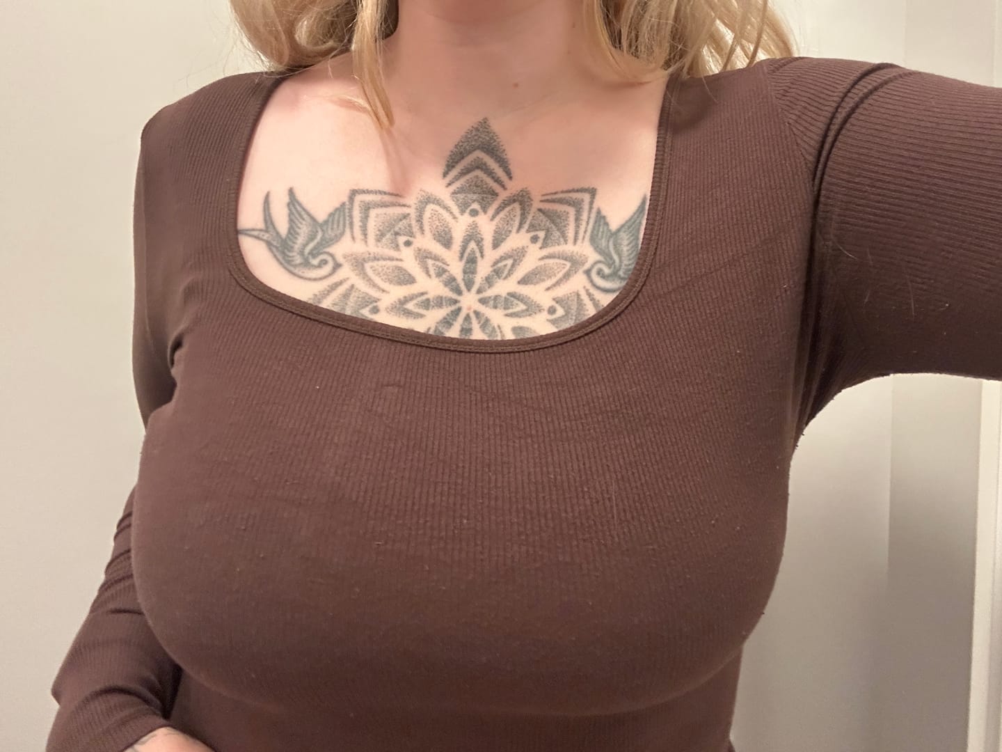 Customer photo review of EIK ribbed bómull langermabolur | SÚKKULAÐI