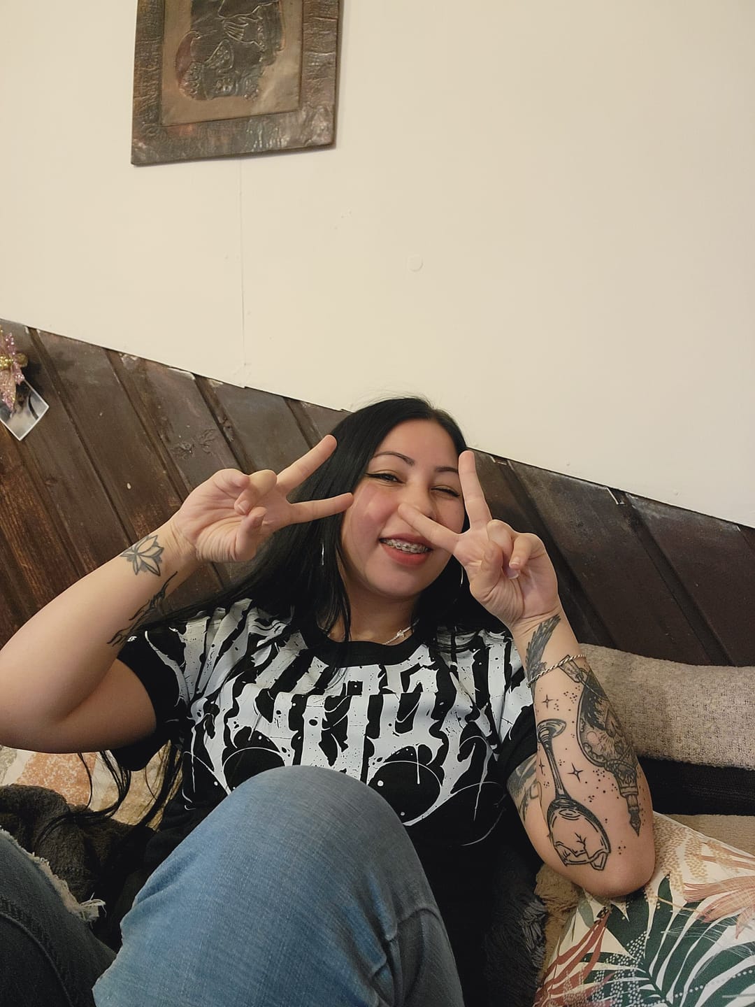 Customer photo review of POLERA BLACK LETTER ART CO.