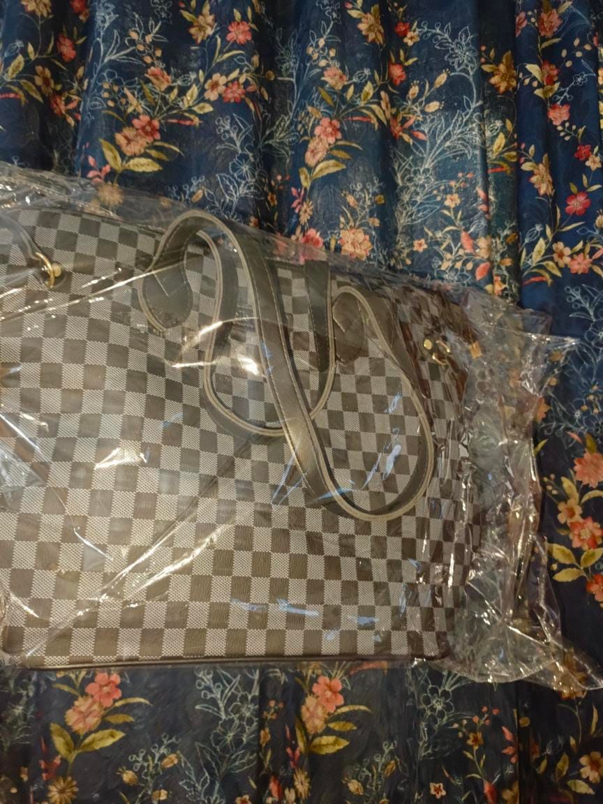 Customer photo review of Black checkered neverfull tote bag (Zip Closure)