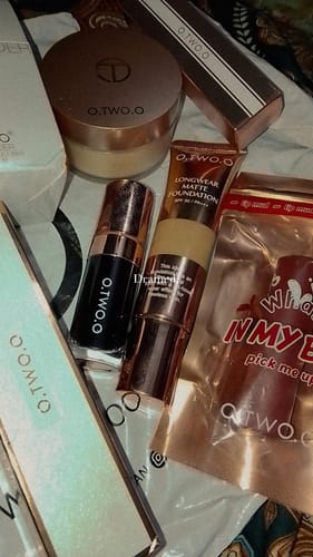 Customer photo review of O.TWO.O ULTRA LONGWEAR MATTE FOUNDATION