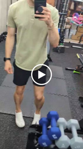Customer video review of 021 ESSENTIAL POCKET T-SHIRT - CEMENT