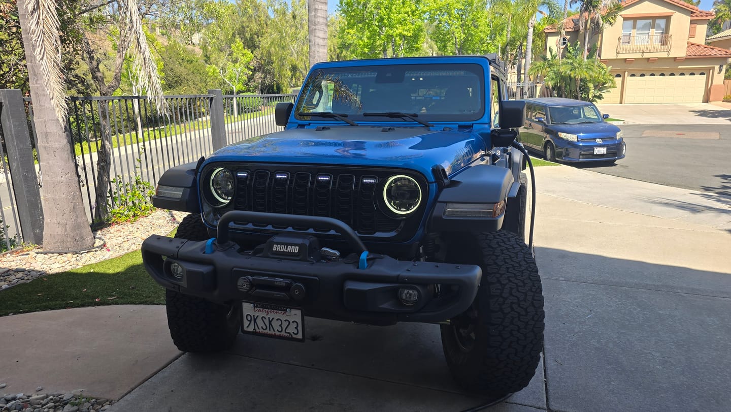 Customer photo review of Prerunner Amber/RGB Lights for 2024 JL JT Grille