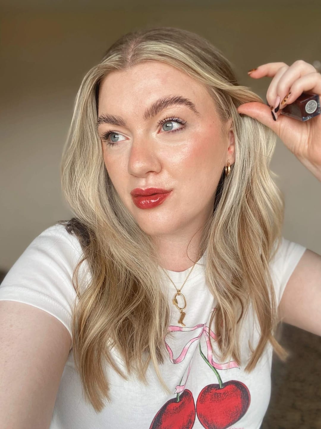 Customer photo review of HoneyNoir Honey Lipstick