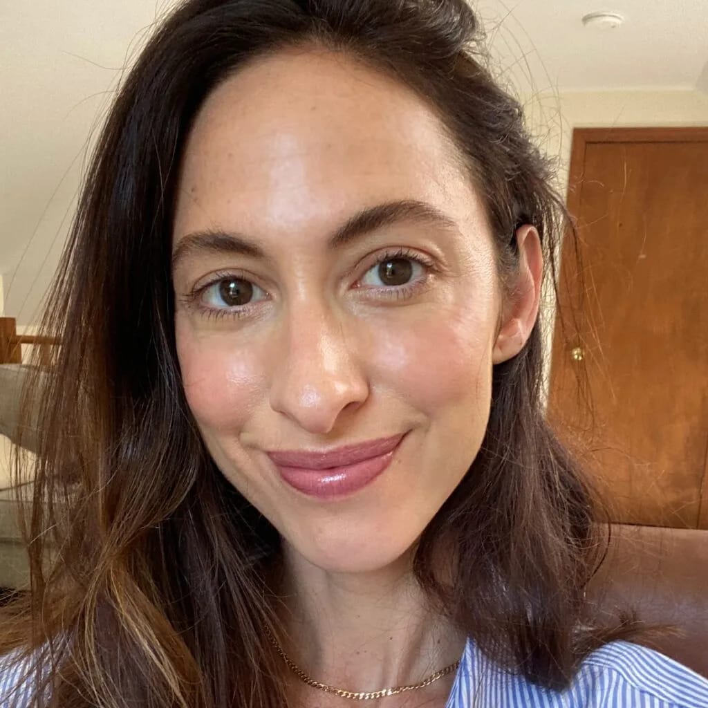 Customer photo review of HoneyNoir Honey Lipstick