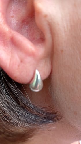 Customer photo review of Molto Silver Teardrop Stud
