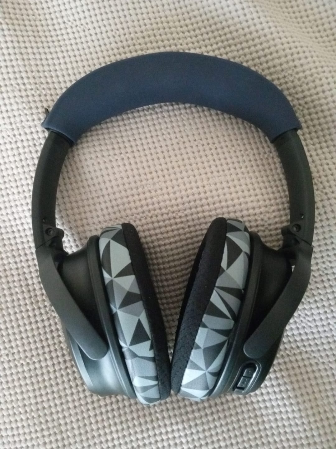 Customer photo review of Bose QuietComfort Silicone Headband Cover - WC BandZ QC