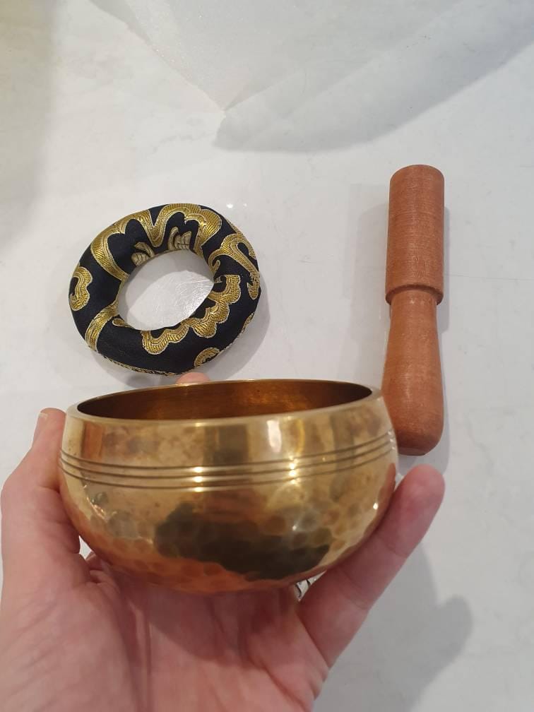 Customer photo review of Hand Hammered Himalayas Singing Bowl