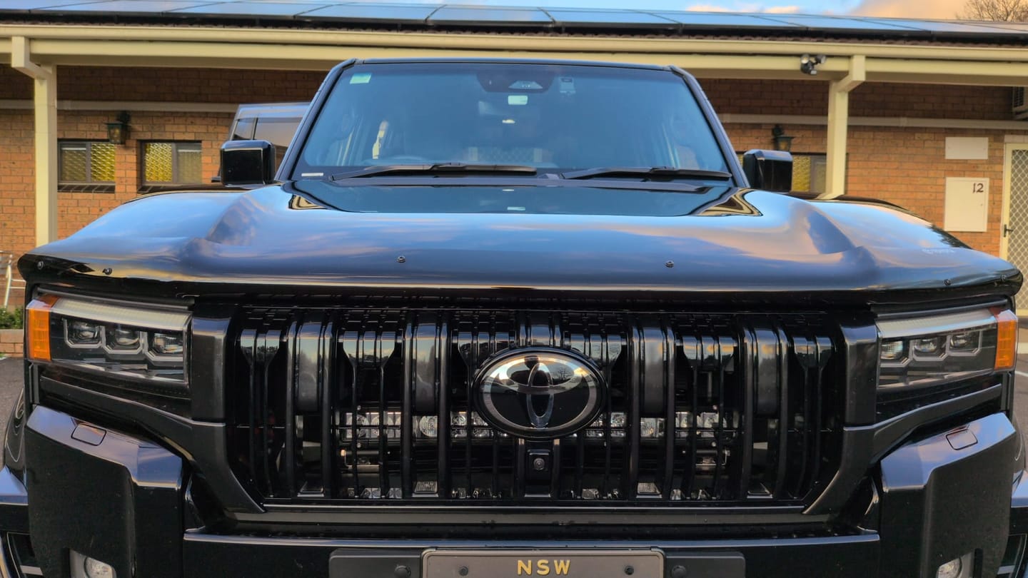 Customer photo review of Spotlight/Lightbar Mount - Prado LC250 Series - Behind Grille