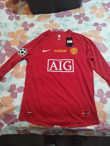 Customer photo review of Cristiano Ronaldo Manchester United 2008 Champions Leage Final Moscow Retro Long Sleeve Jersey
