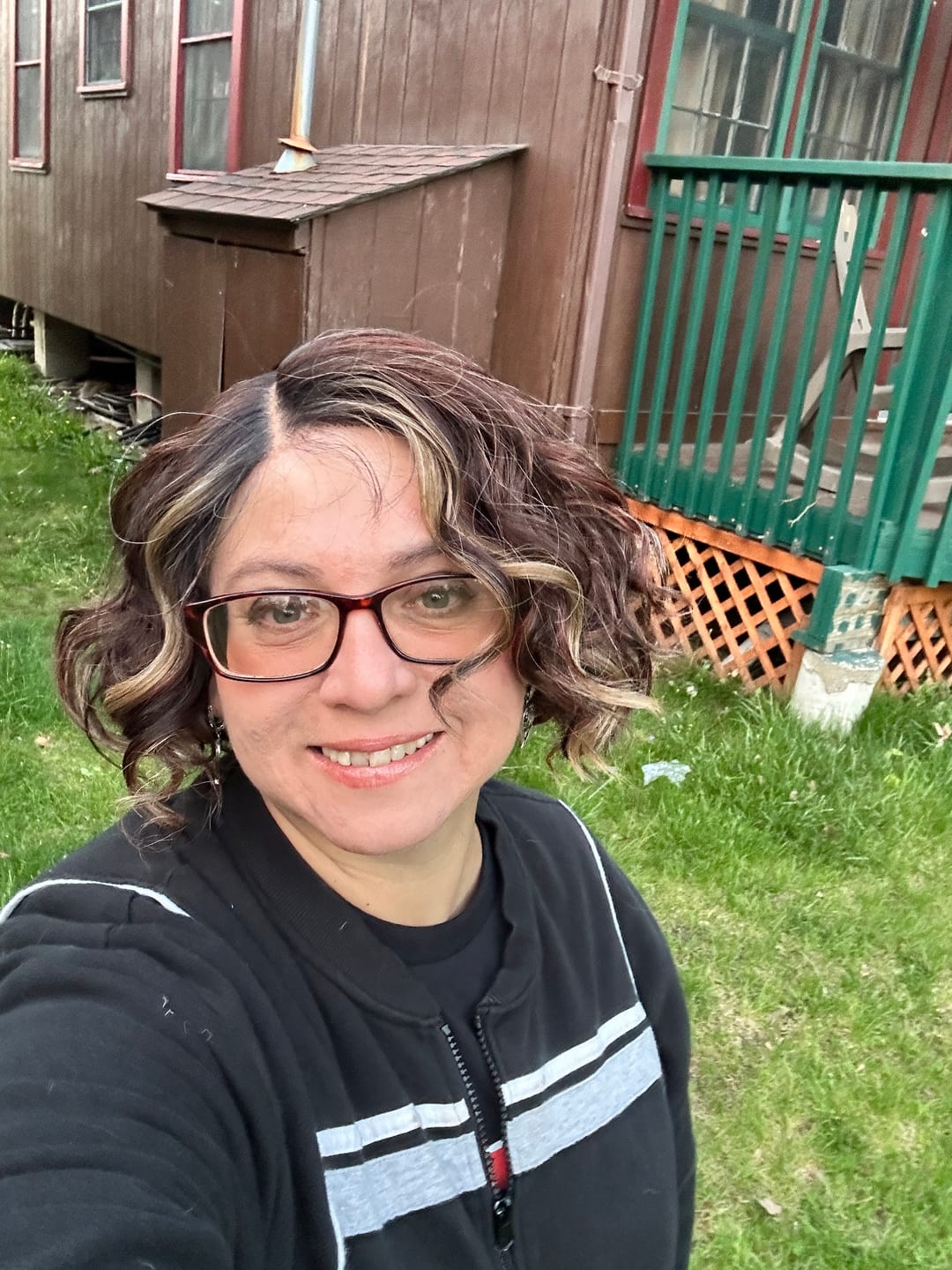 Customer photo review of Nutique BFF Glueless HD Lace Front Wig - DARIEL