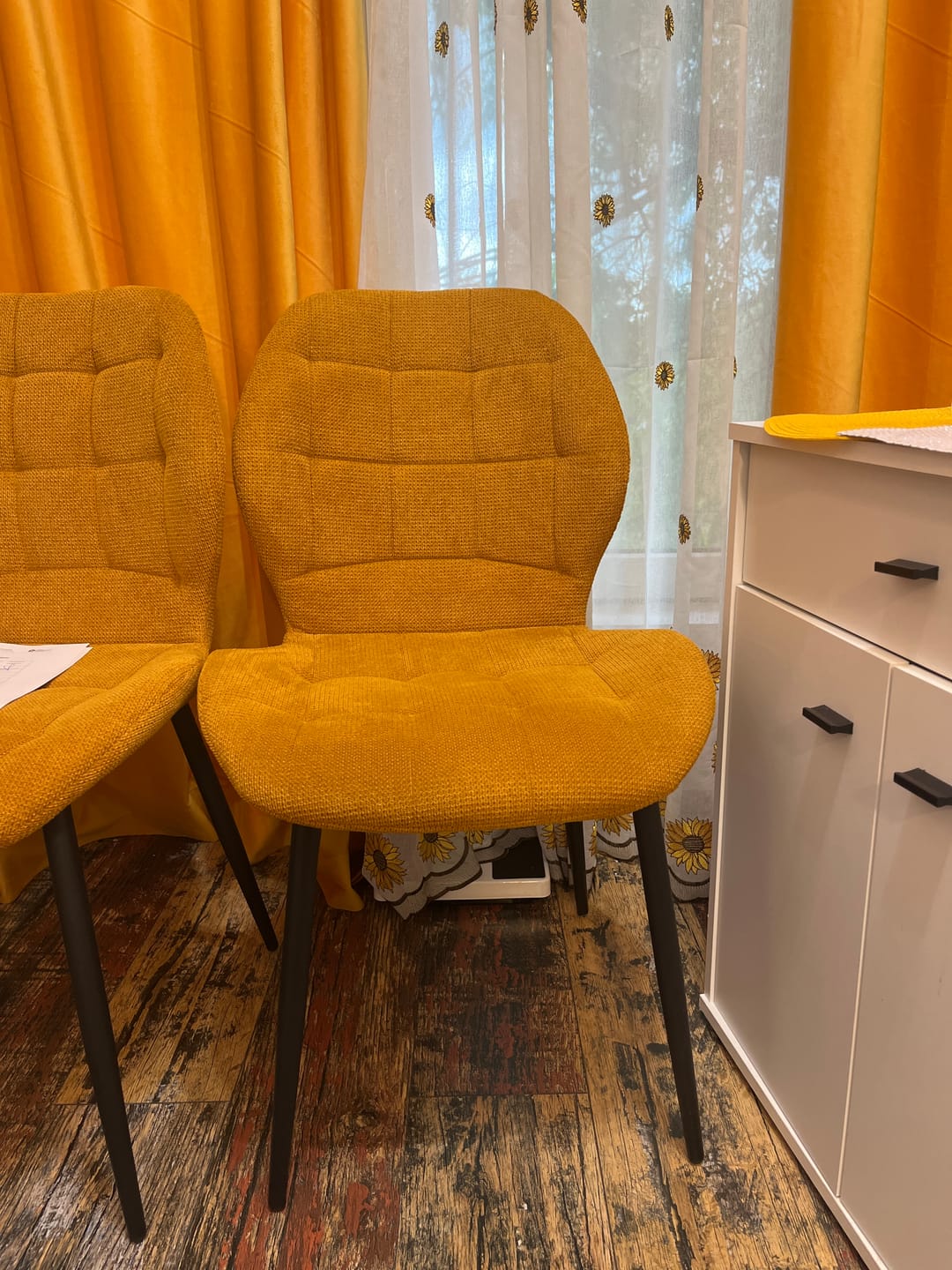 Customer photo review of Scaun K548, galben/negru, stofa clasica/metal, 47x55x84 cm