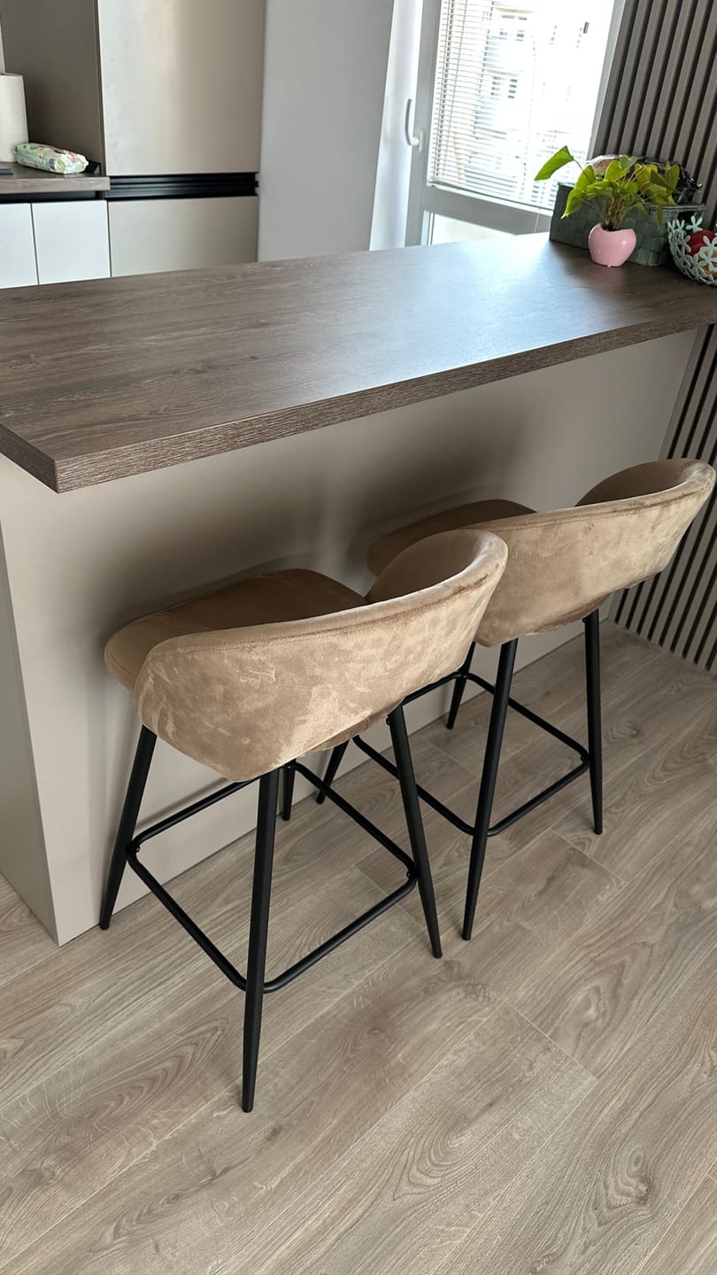 Customer photo review of Scaun bar H96, bej/negru, stofa catifelata/otel, 48x49x89 cm