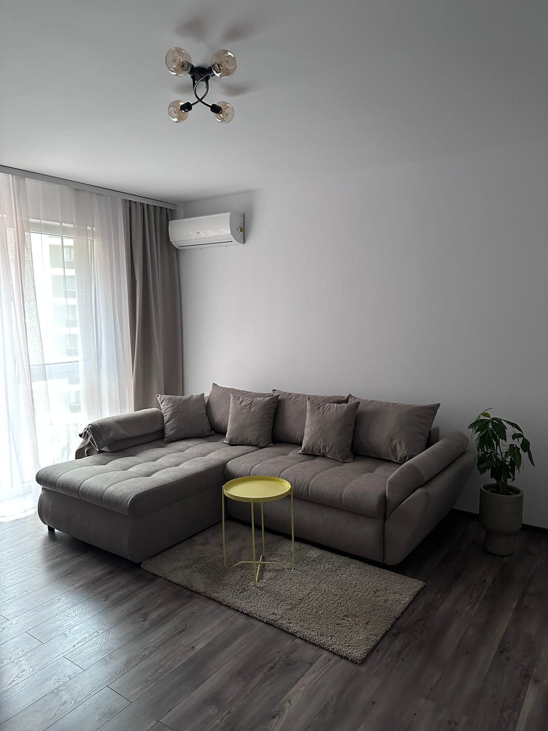 Customer photo review of Colțar extensibil dumonde cu ladă de depozitare si sezut confortabil din spuma HR, Loana Camel 270x185 cm