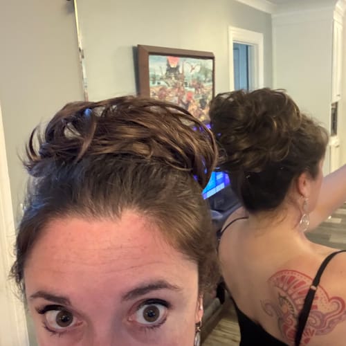 Customer photo review of JuvaBun Messy Bun