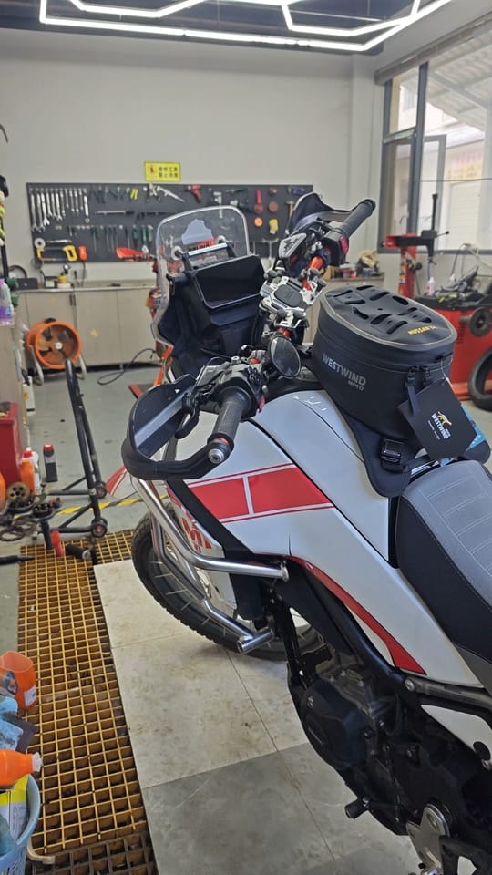 Customer photo review of Hussar Tank Bag