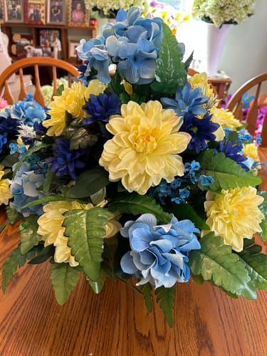 Customer photo review of Bulk 18.8 inches Tall Dahlia Bush Bouquet Artificial Dahlia Silk Flowers Wholesale
