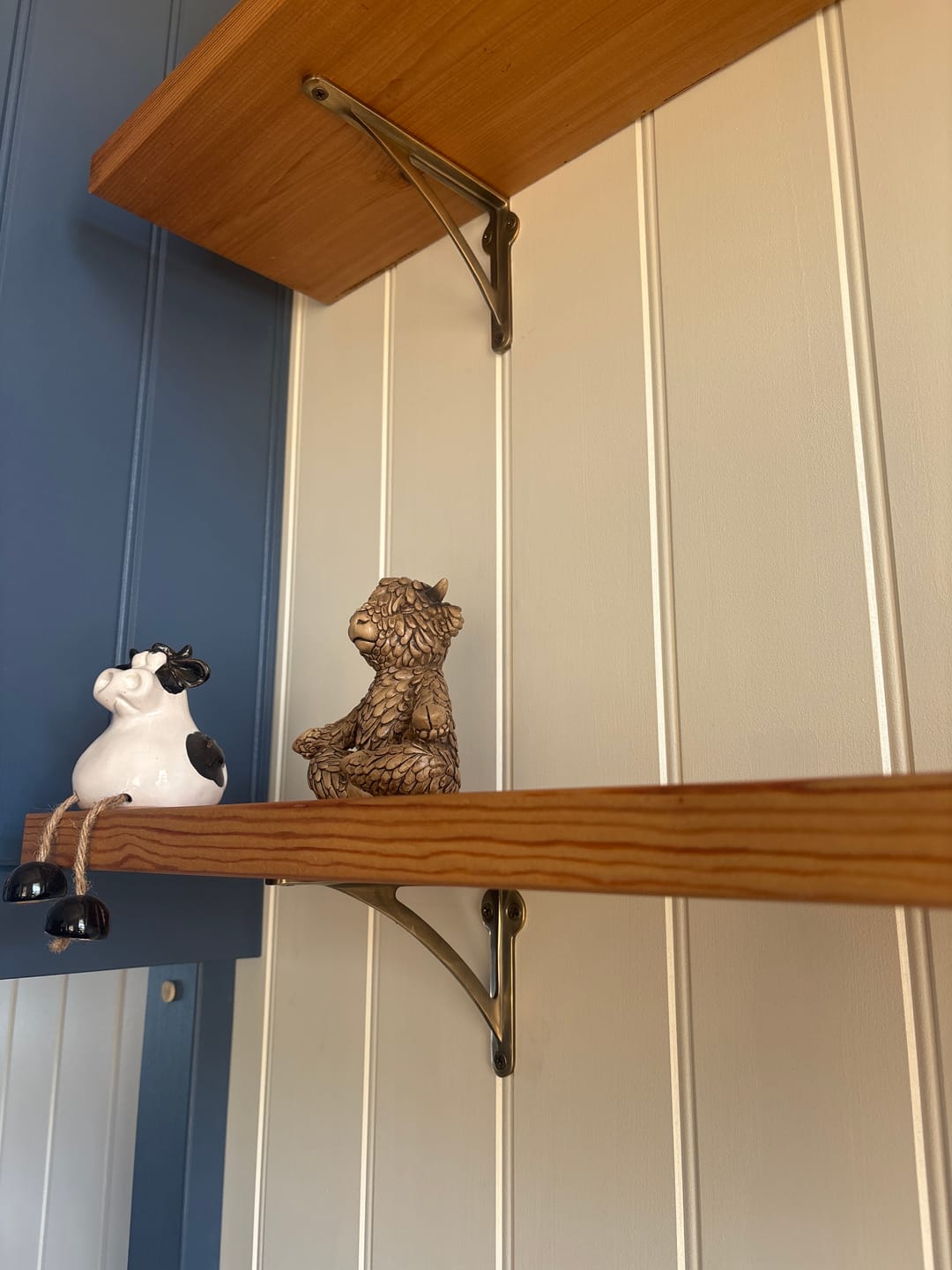 Customer photo review of Ironbridge Aged Brass Shelf Brackets | 4.5/6/7/8/10"
