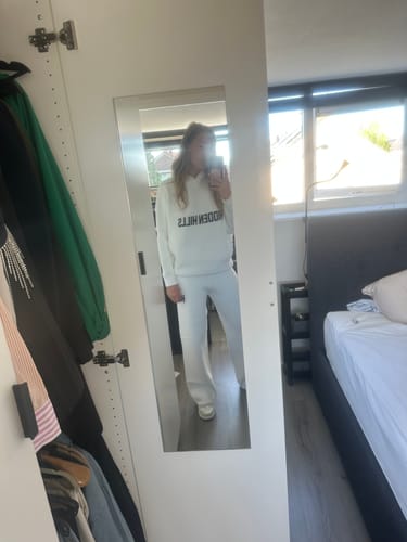 Customer photo review of KNIT SWEATPANTS OFF WHITE