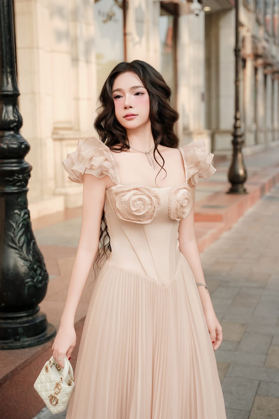 Customer photo review of HÉLIARA Midi Dress