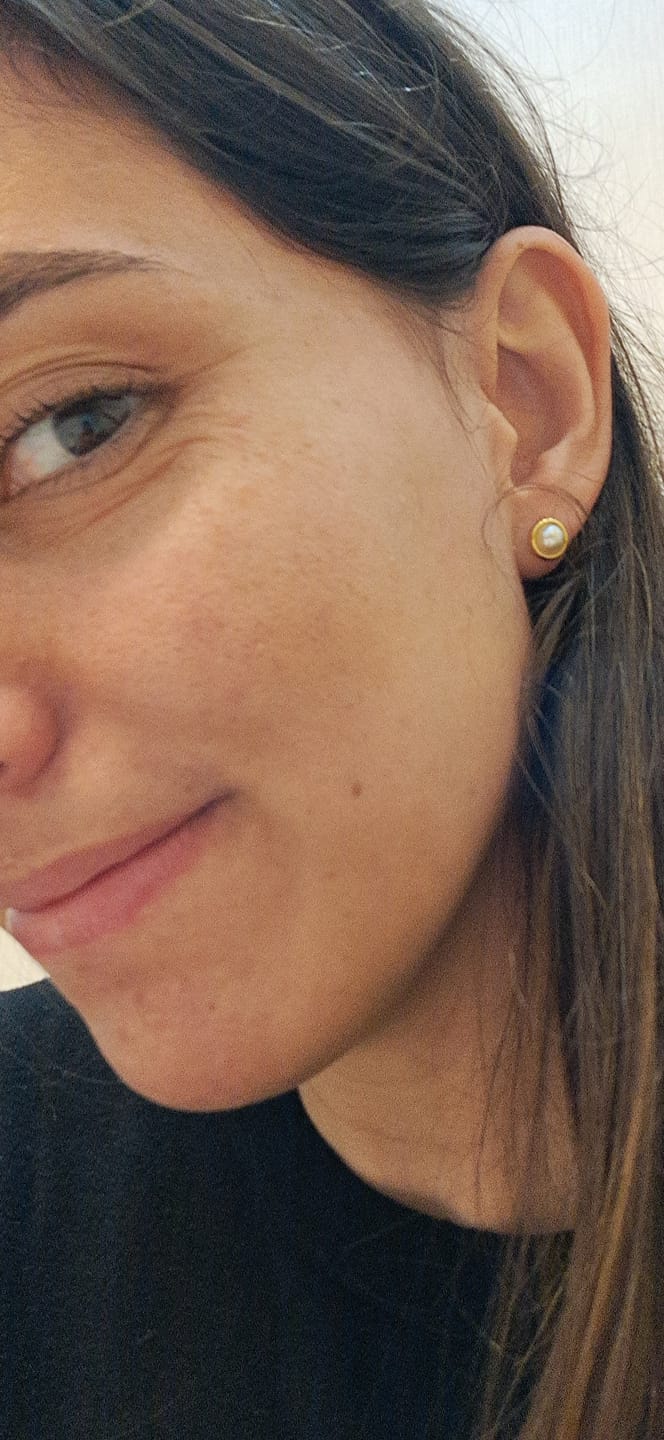 Customer photo review of Brinco Pérola Solitária Banhado em Ouro 18K