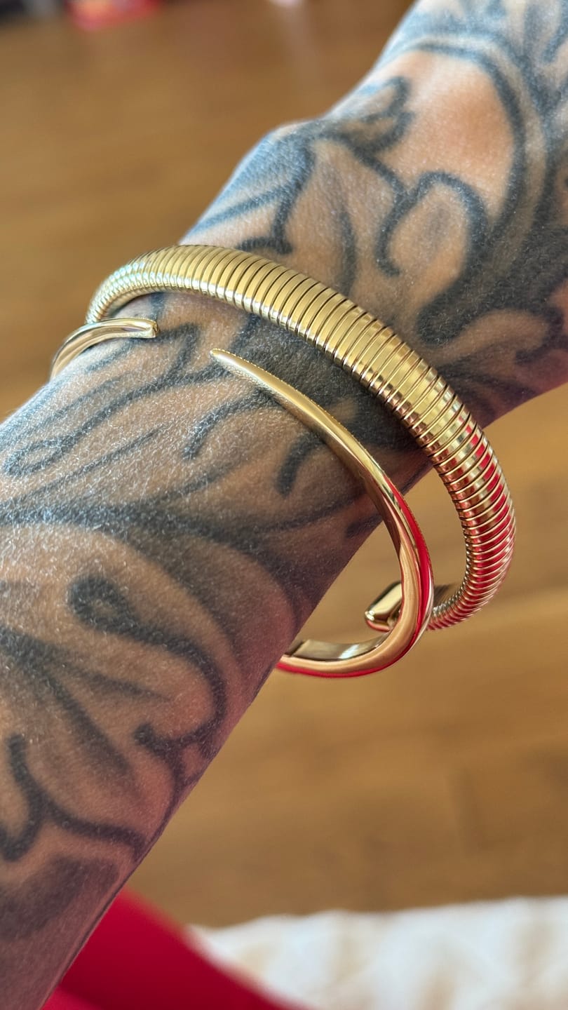Customer photo review of Classic Claw Bangle